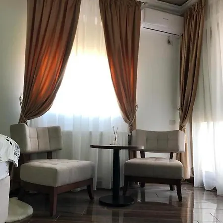 White Apartmans Apartment